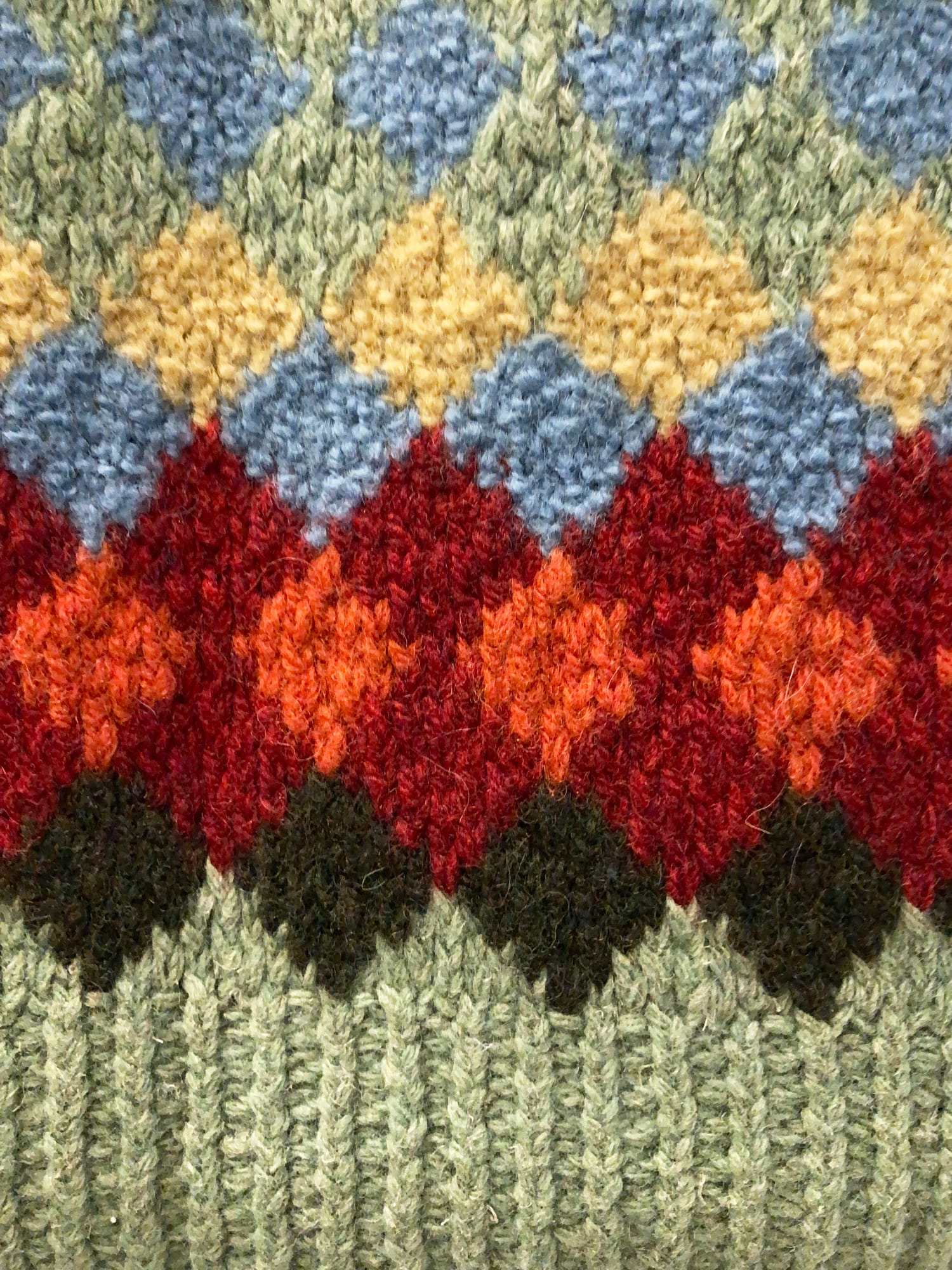 Nicole Farhi 1990s green red multicolour diamond pattern knitted wool vest