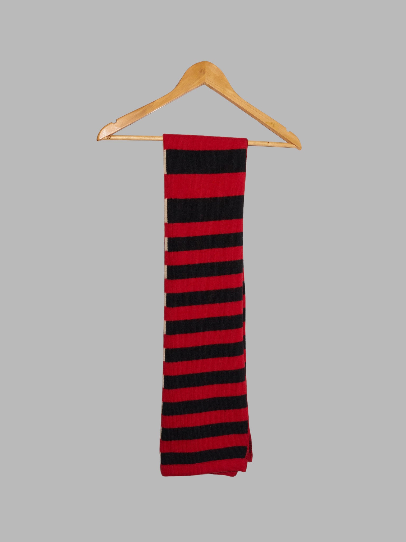 Dirk Bikkembergs 1990s - 2000s black red and beige wool knitted scarf