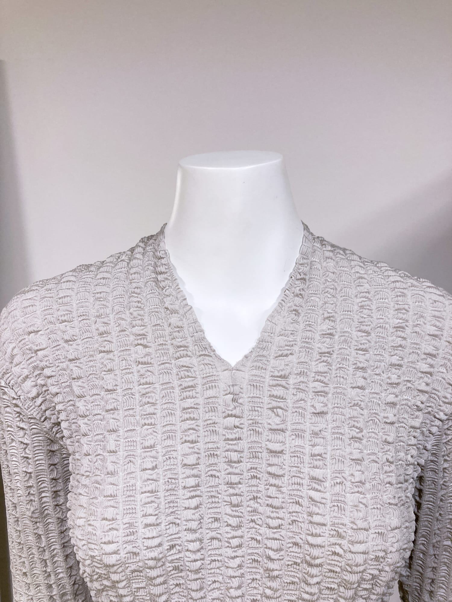 Wrinqle Inoue Pleats greige wrinkled polyester long sleeve top