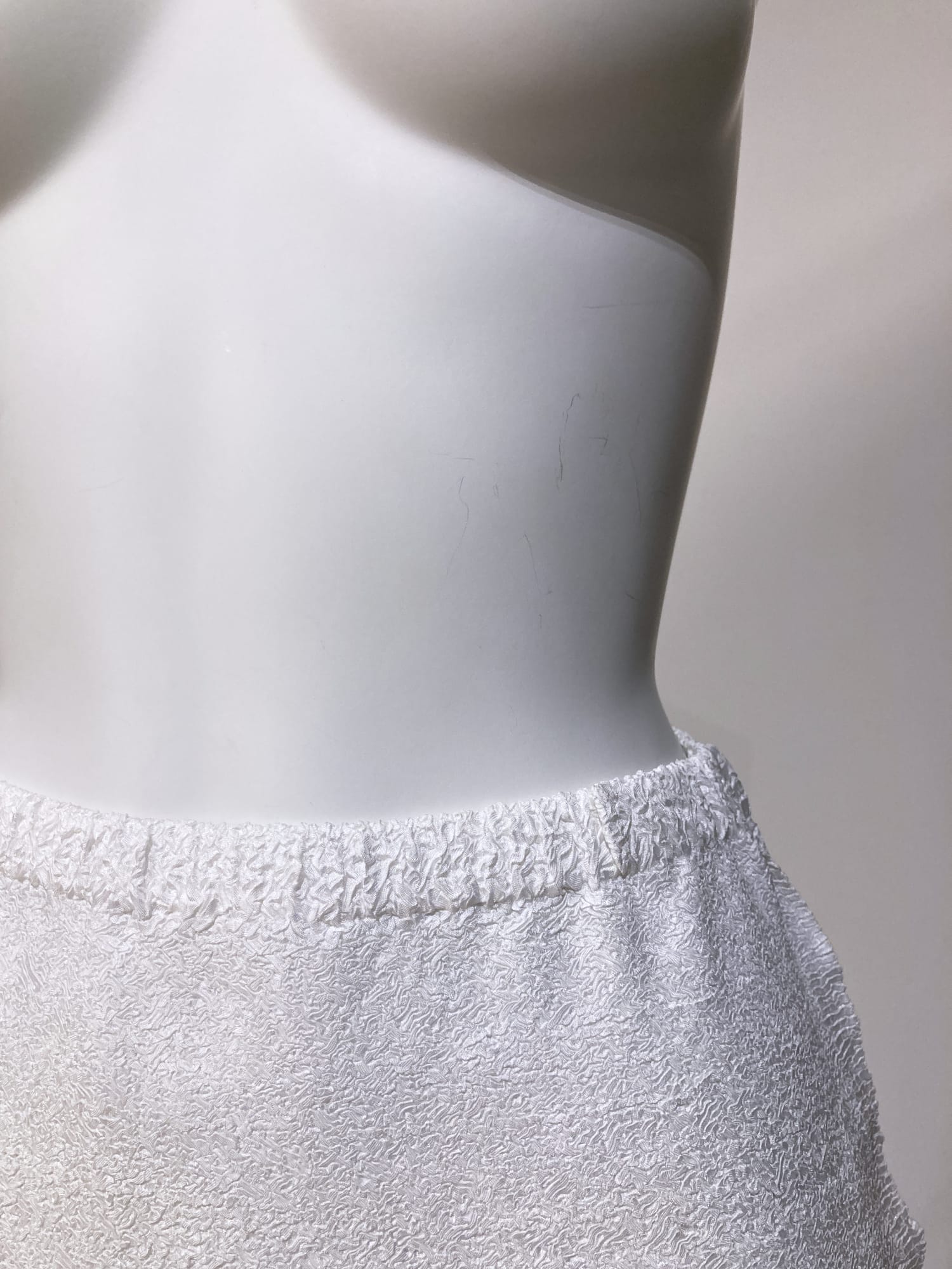 Wrinqle Inoue Pleats long white wrinkled polyester skirt