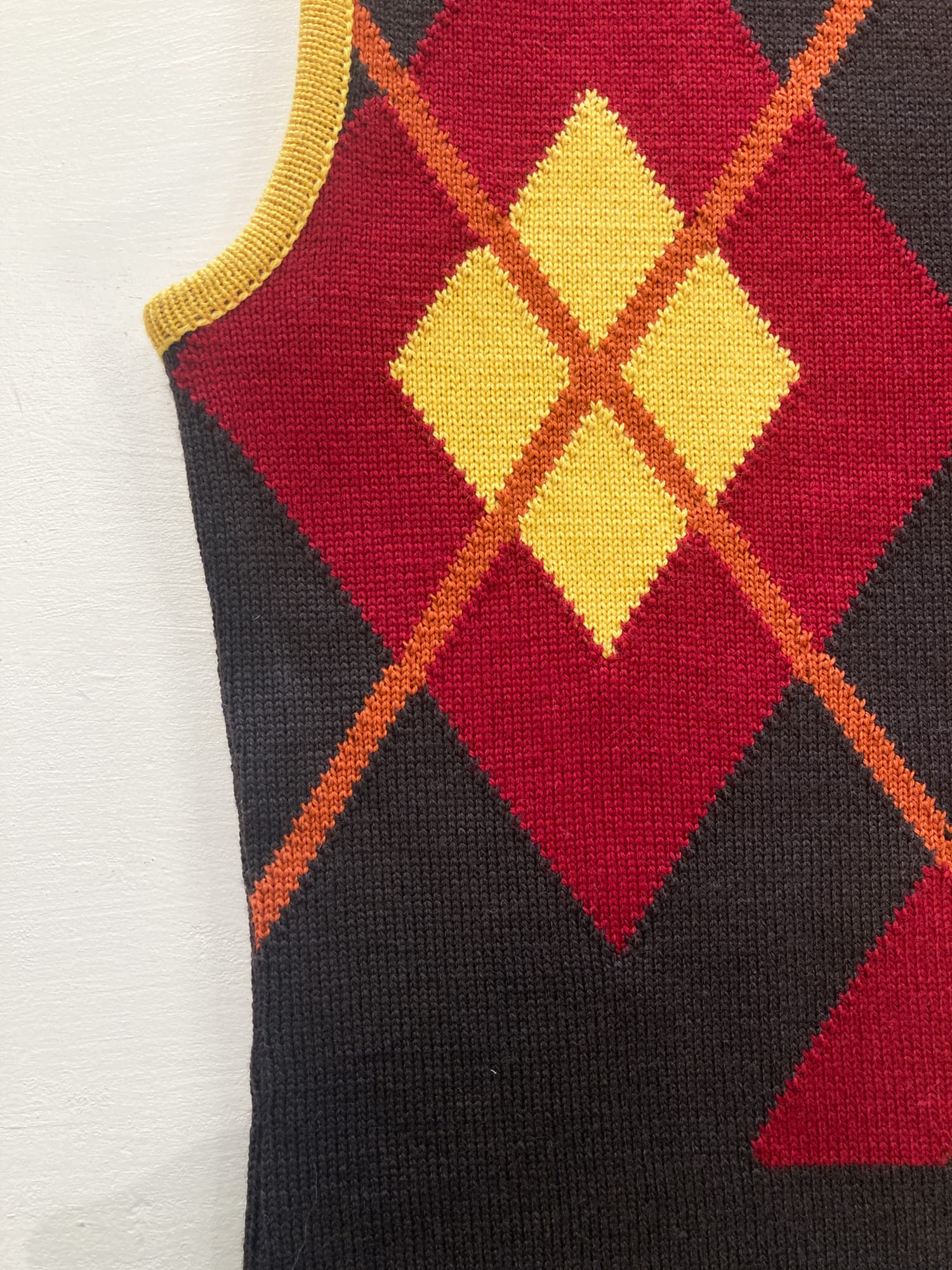 Luciano Soprani brown red yellow argyle knitted wool sweater vest - sz 42 IT