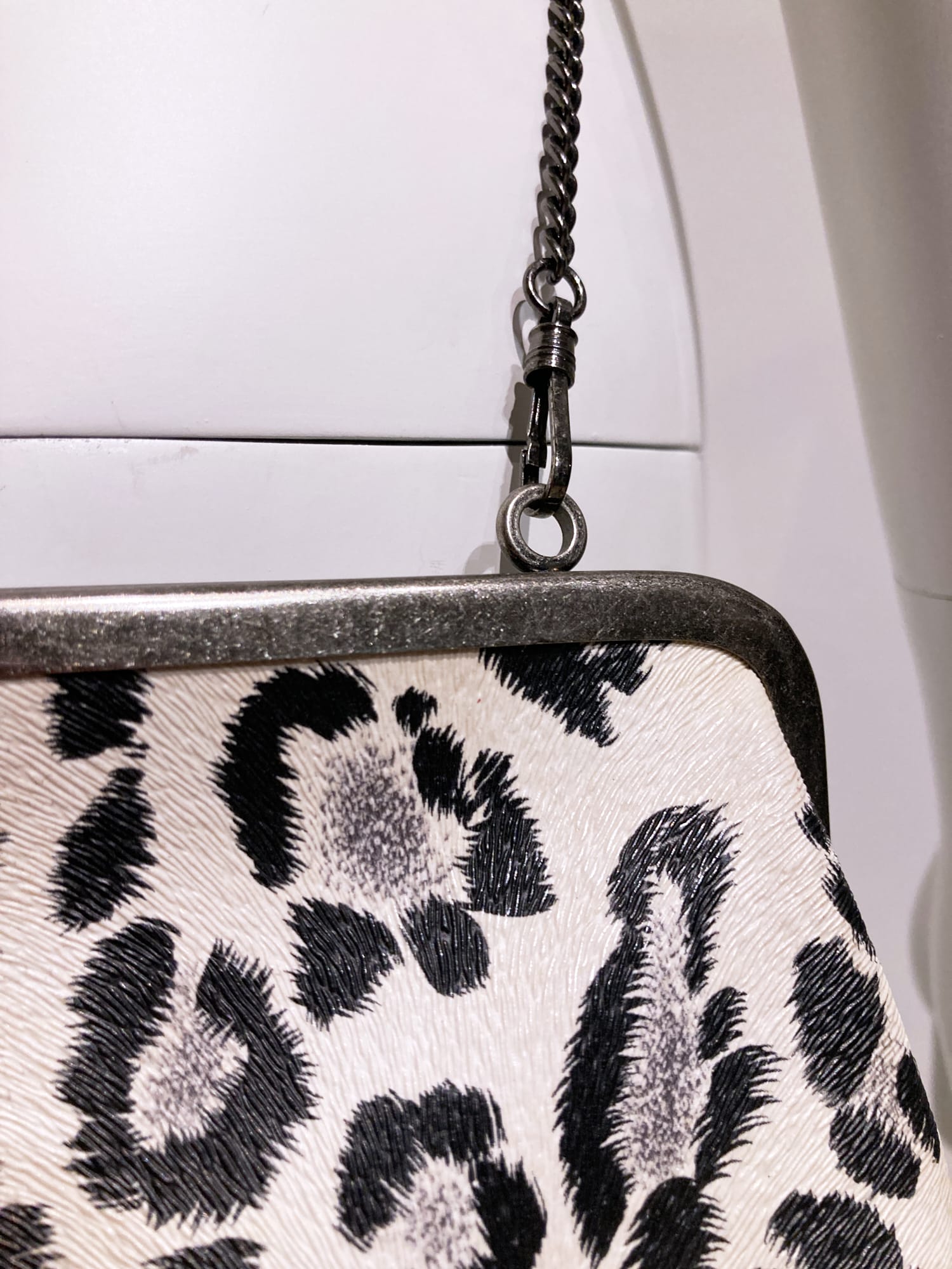 Jean Colonna small white vinyl leopard print chain strap party bag