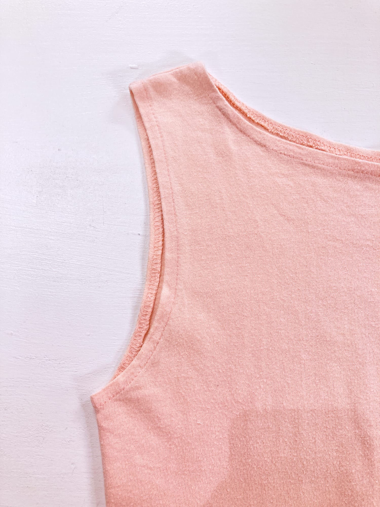 X-Girl Kim Gordon Daisy von Furth 1990s peach-y pink cotton hem logo singlet