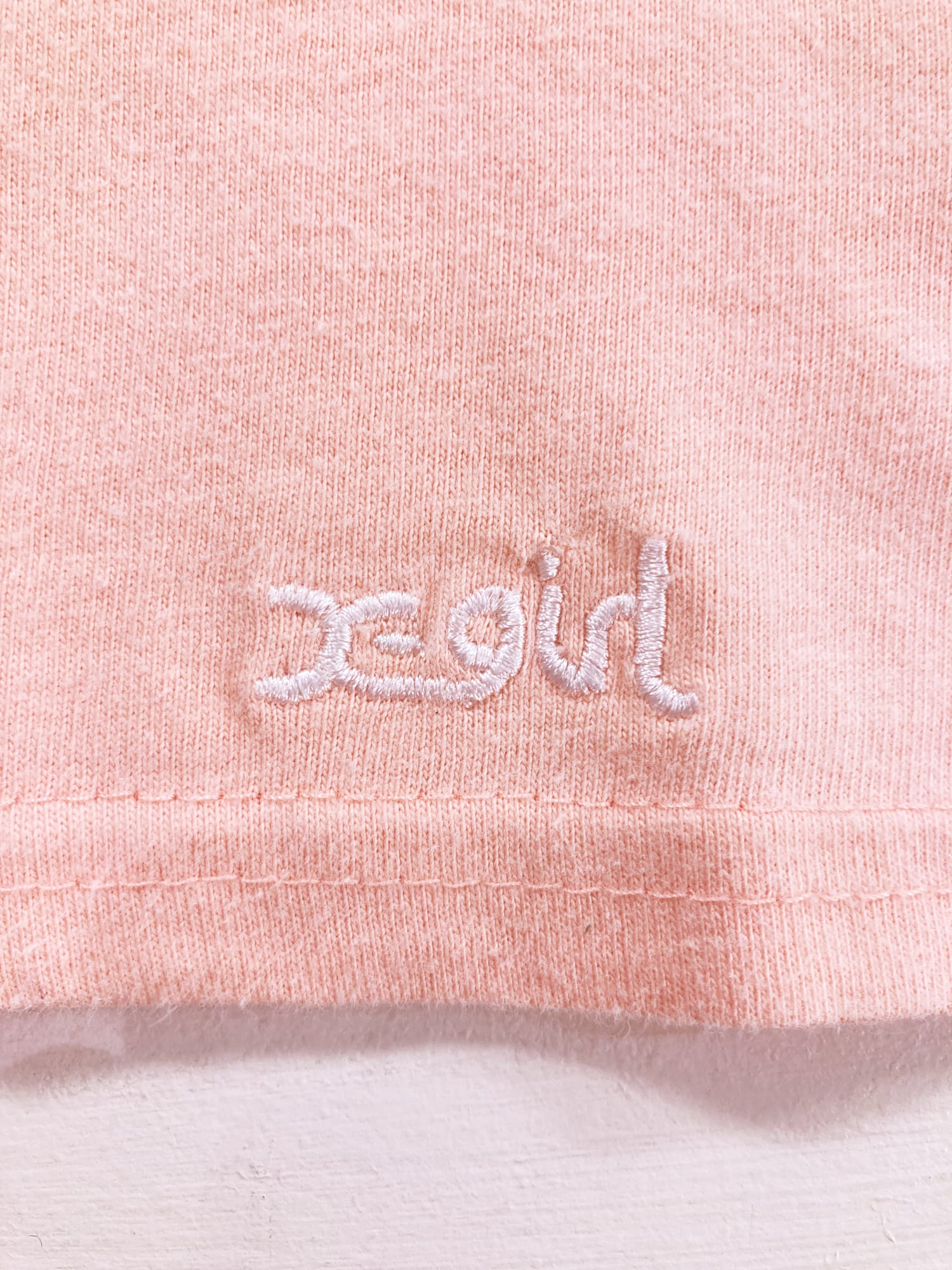 X-Girl Kim Gordon Daisy von Furth 1990s peach-y pink cotton hem logo singlet