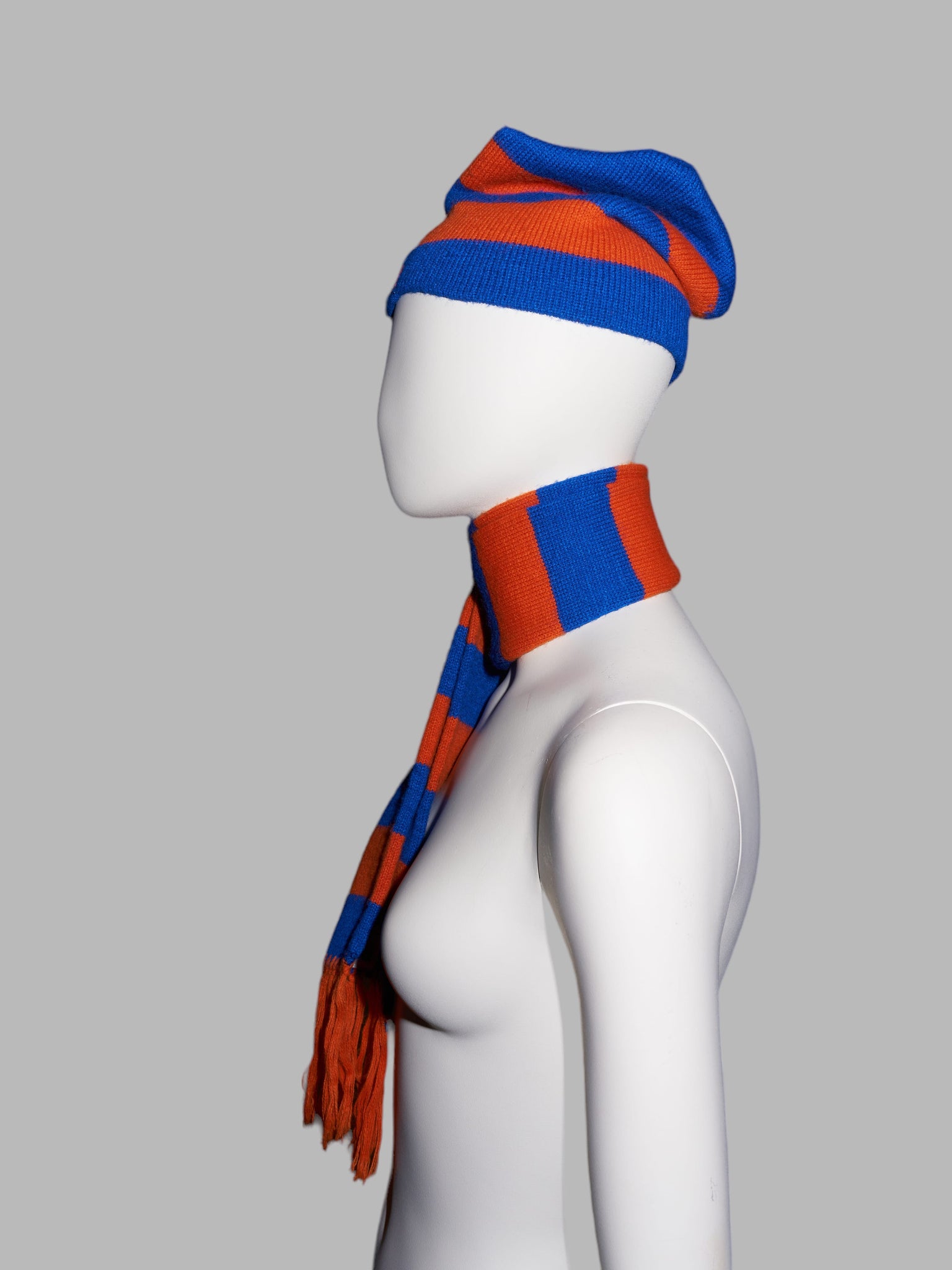 X-Girl Kim Gordon 1990s blue orange striped knit beanie with matching scarf