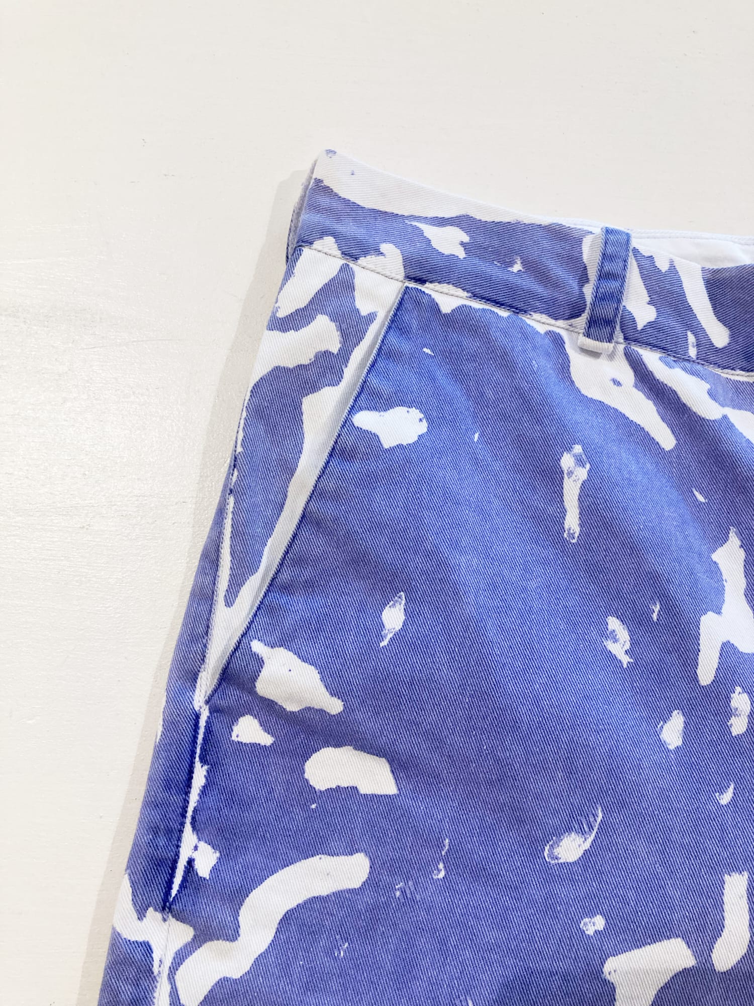 Eley Kishimoto blue cotton splotch print shorts