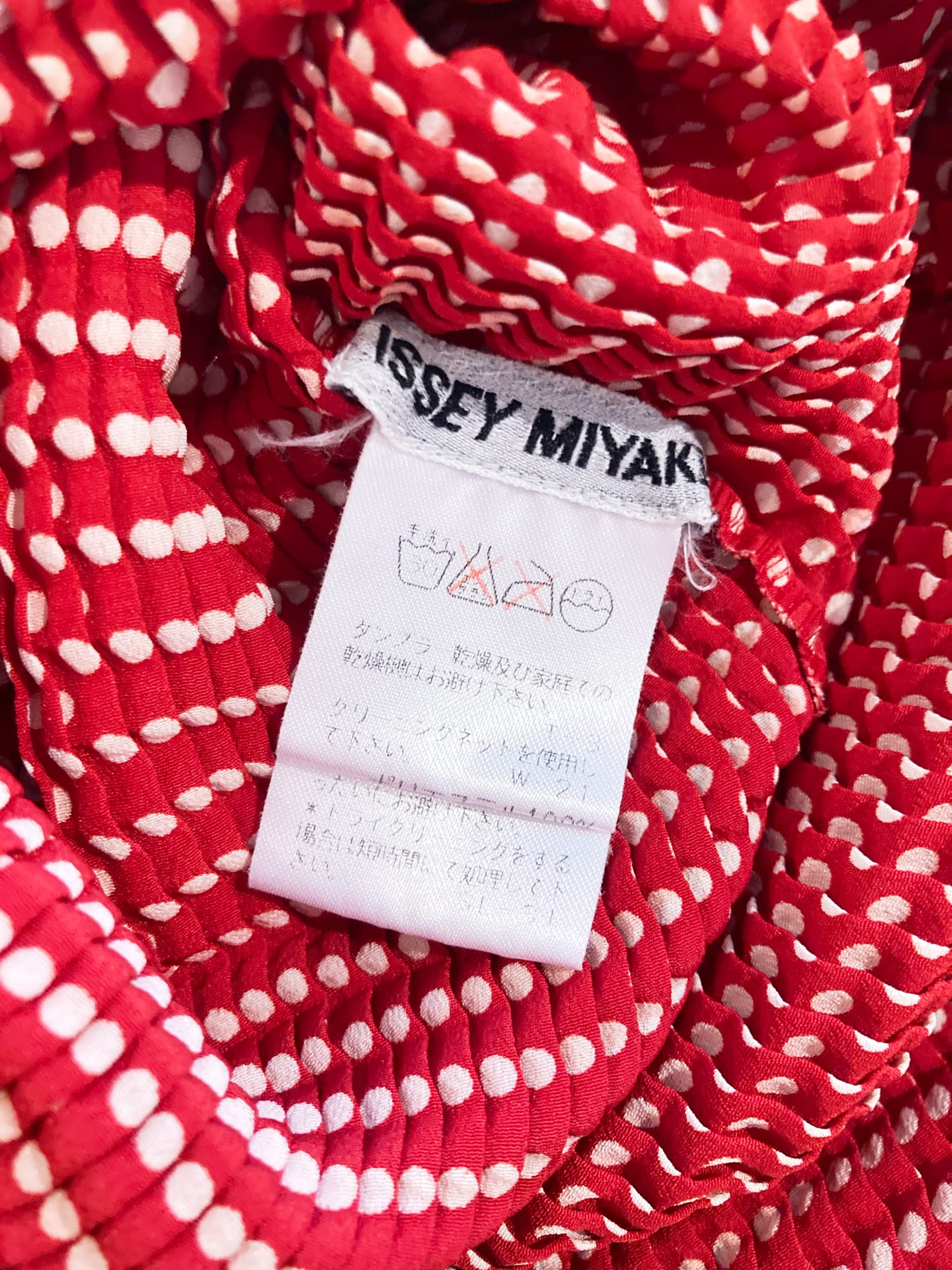 Issey Miyake 1990s spotted red and white pleated polyester sleeveless dress