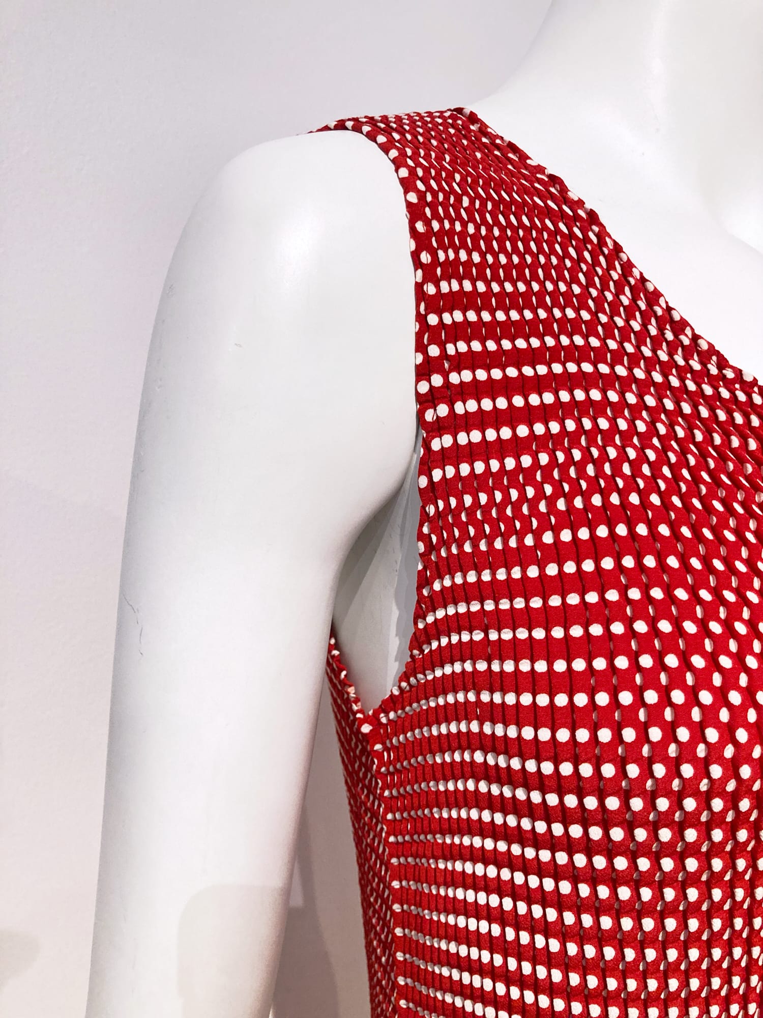 Issey Miyake 1990s spotted red and white pleated polyester sleeveless dress