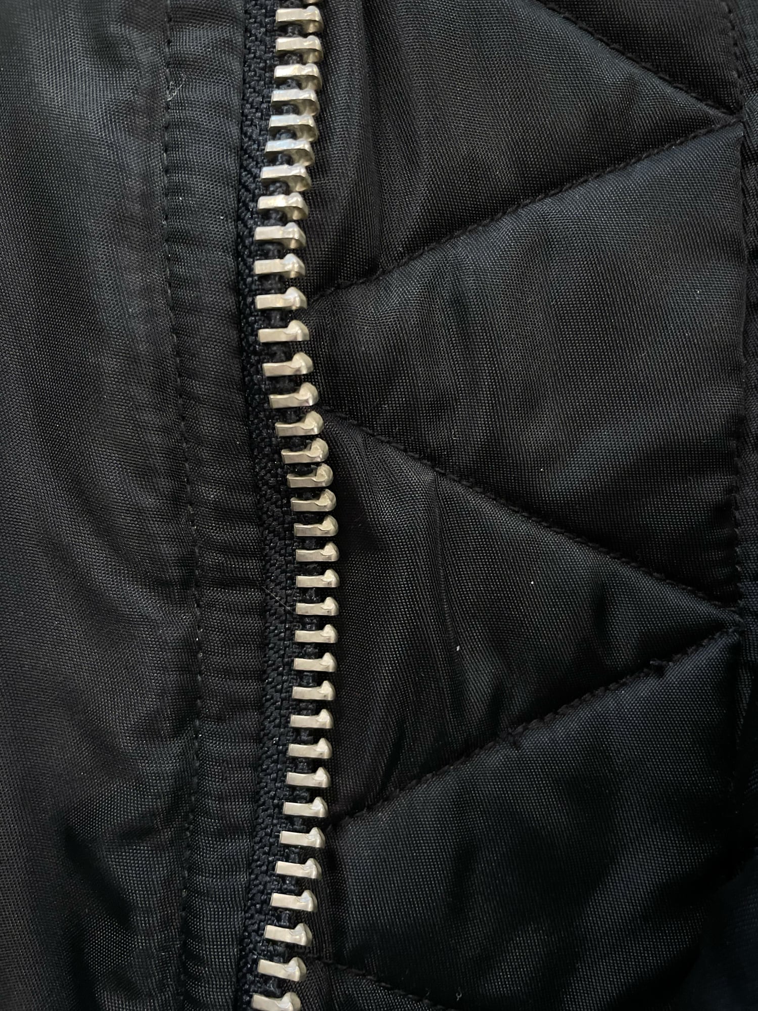 Men's Ba-tsu 1980s padded reversible black nylon MA-1 bomber