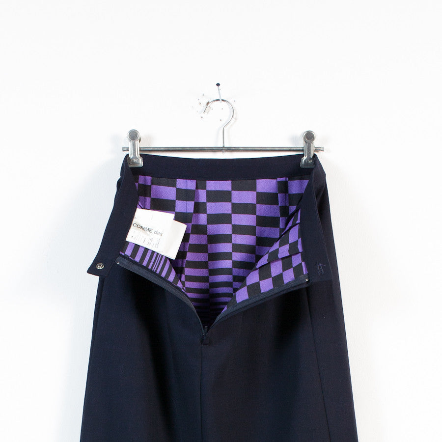 contrast lining skirt