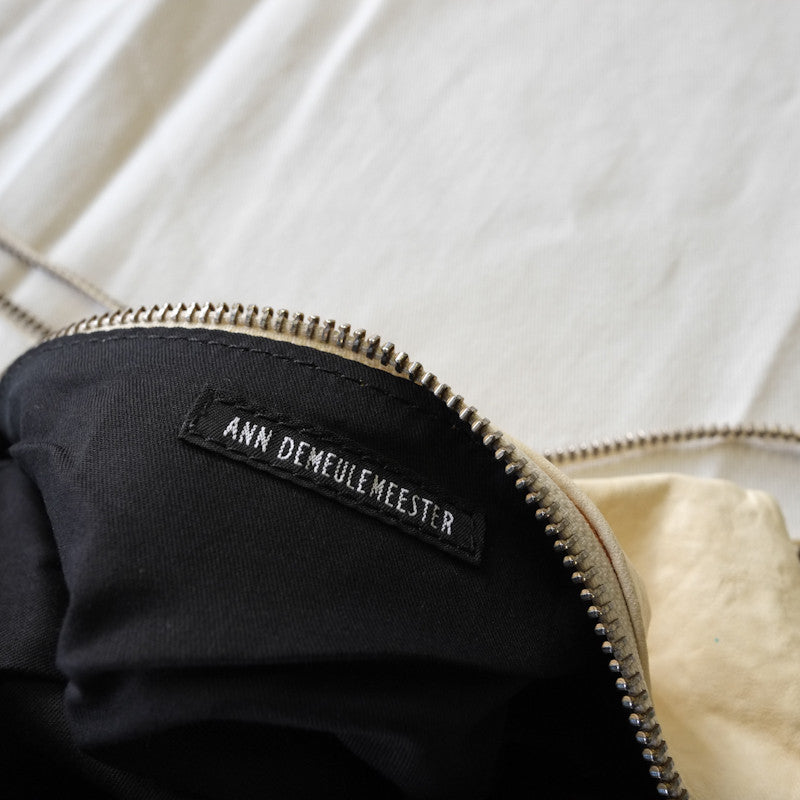 zip strap leather shoulder bag