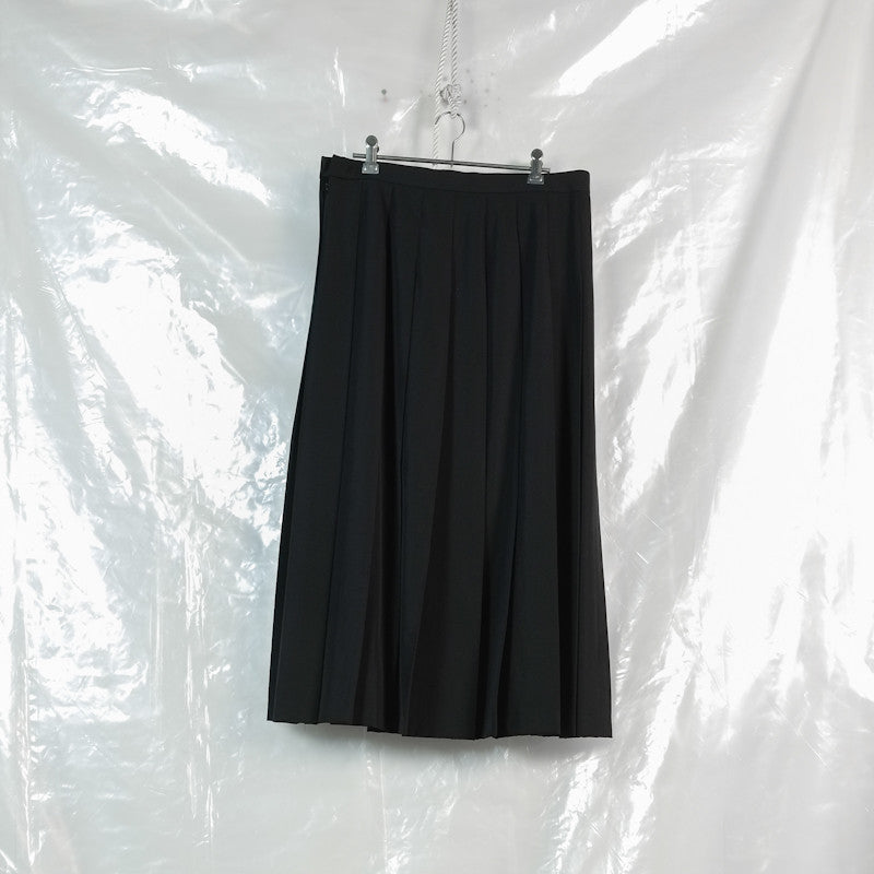 pleated long skirt