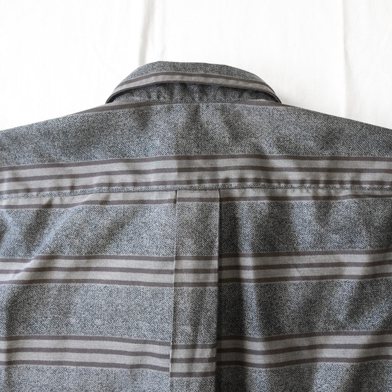horizontal stripe zip shirt