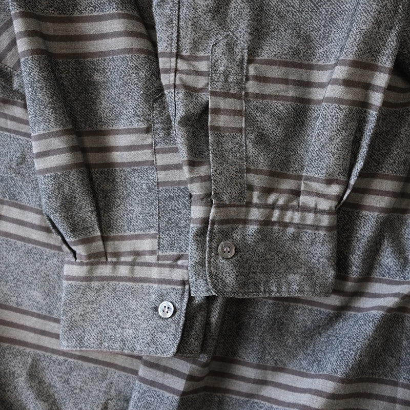 horizontal stripe zip shirt