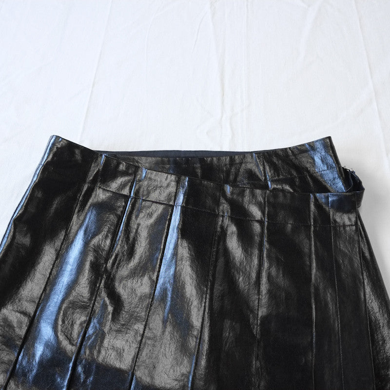vinyl leather pleated skirt
