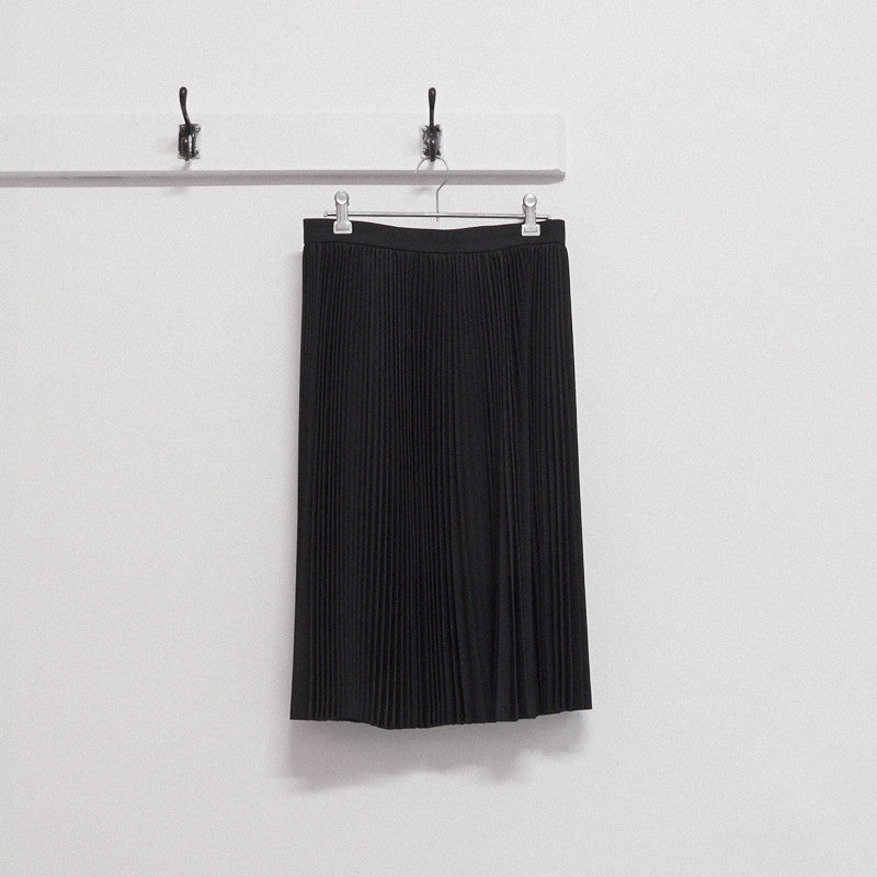 worsted wool accordian pleat skirt