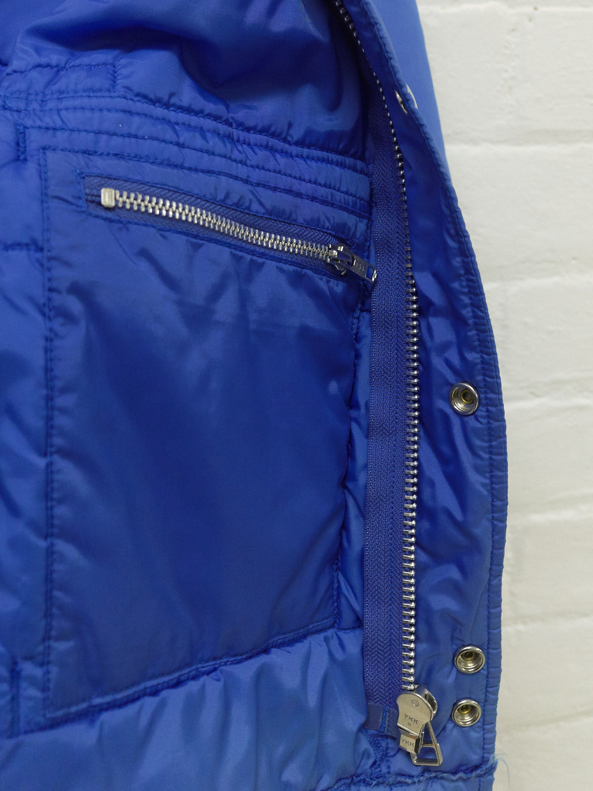 Neighborhood 2001 blue nylon quilted contrast sleeve panel jacket - mens M S