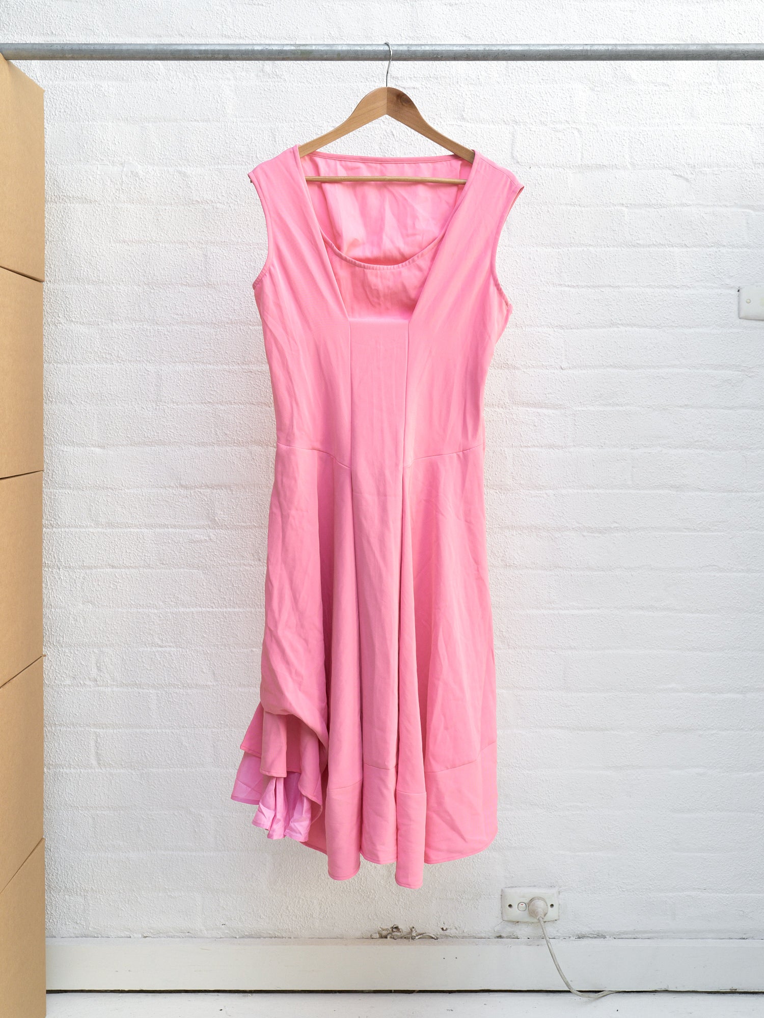 Comme des Garcons 1995 pink polyester flared ruffled sleeveless dress - size M