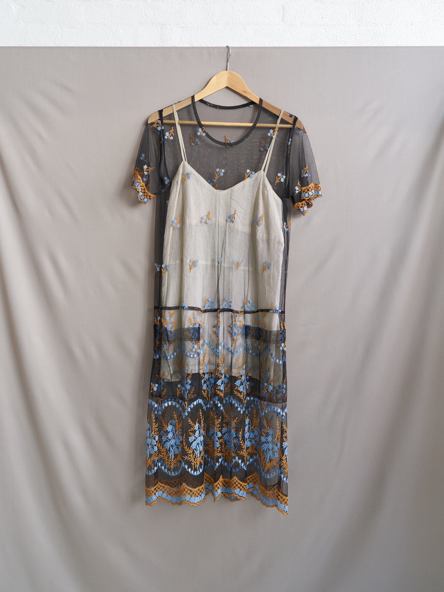 ワンピース COMME des GARCONS AD1995 Mesh Dress Comme des garcons AW1995 layered embroidered mesh short sleeve