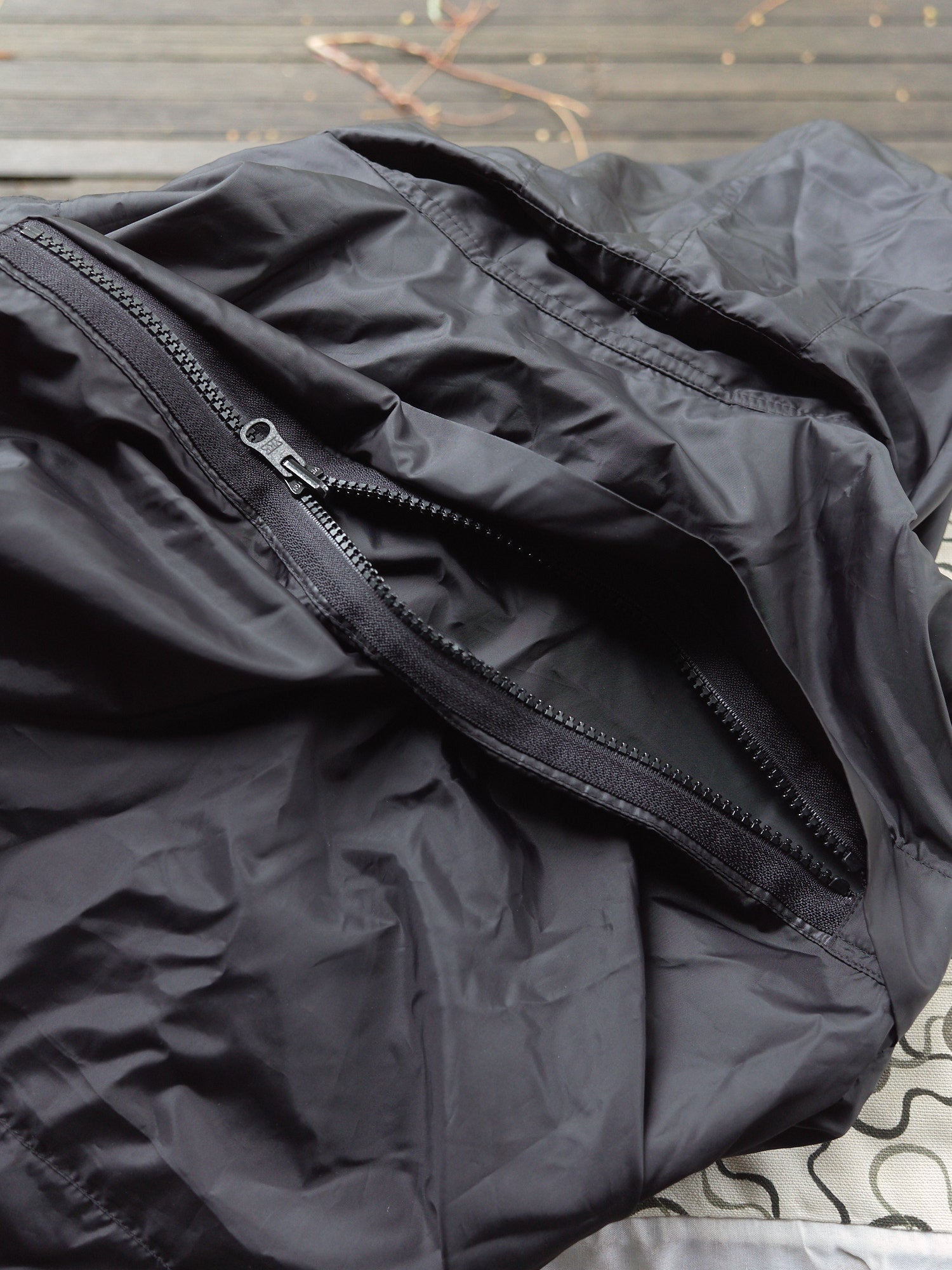 Issey Miyake Windcoat black lightweight polyester packable hooded raincoat - L M