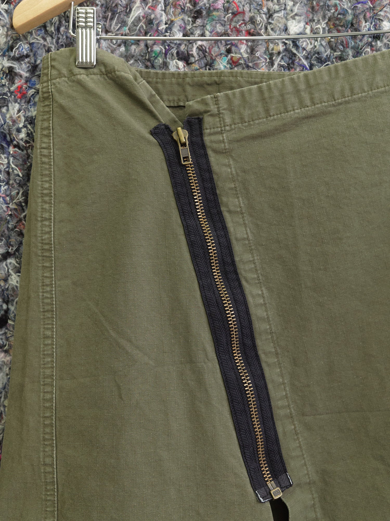 Tricot Comme des Garcons 2002 khaki ripstop cotton exposed zip cargo skirt - M