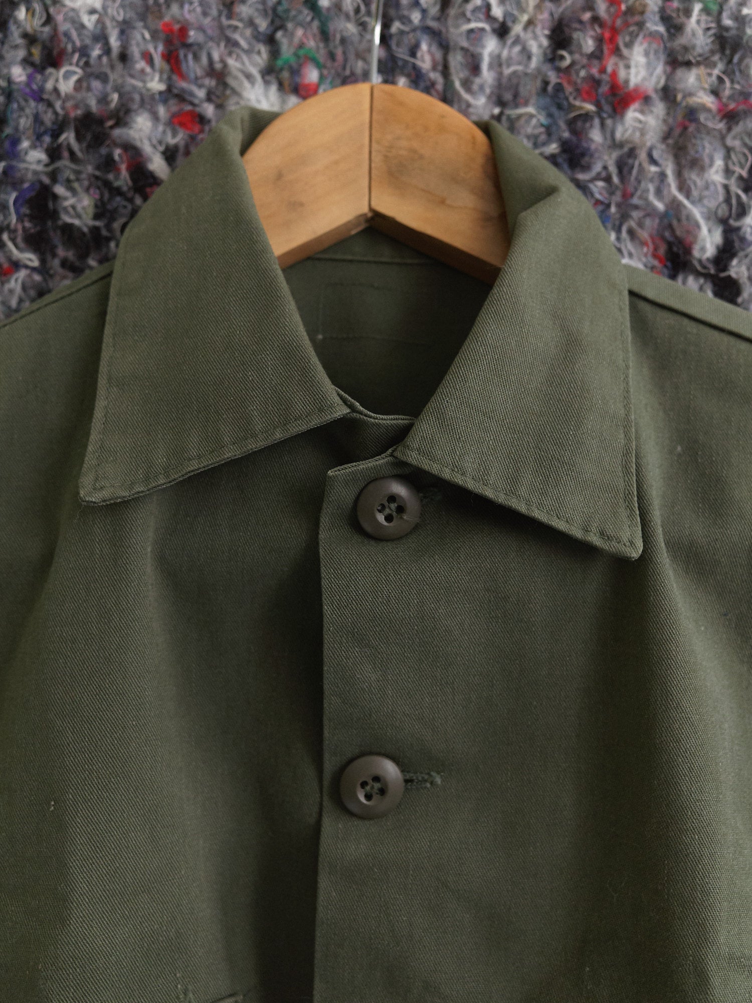Vintage army surplus khaki poly cotton cut off hem short sleeve shirt - mens XS