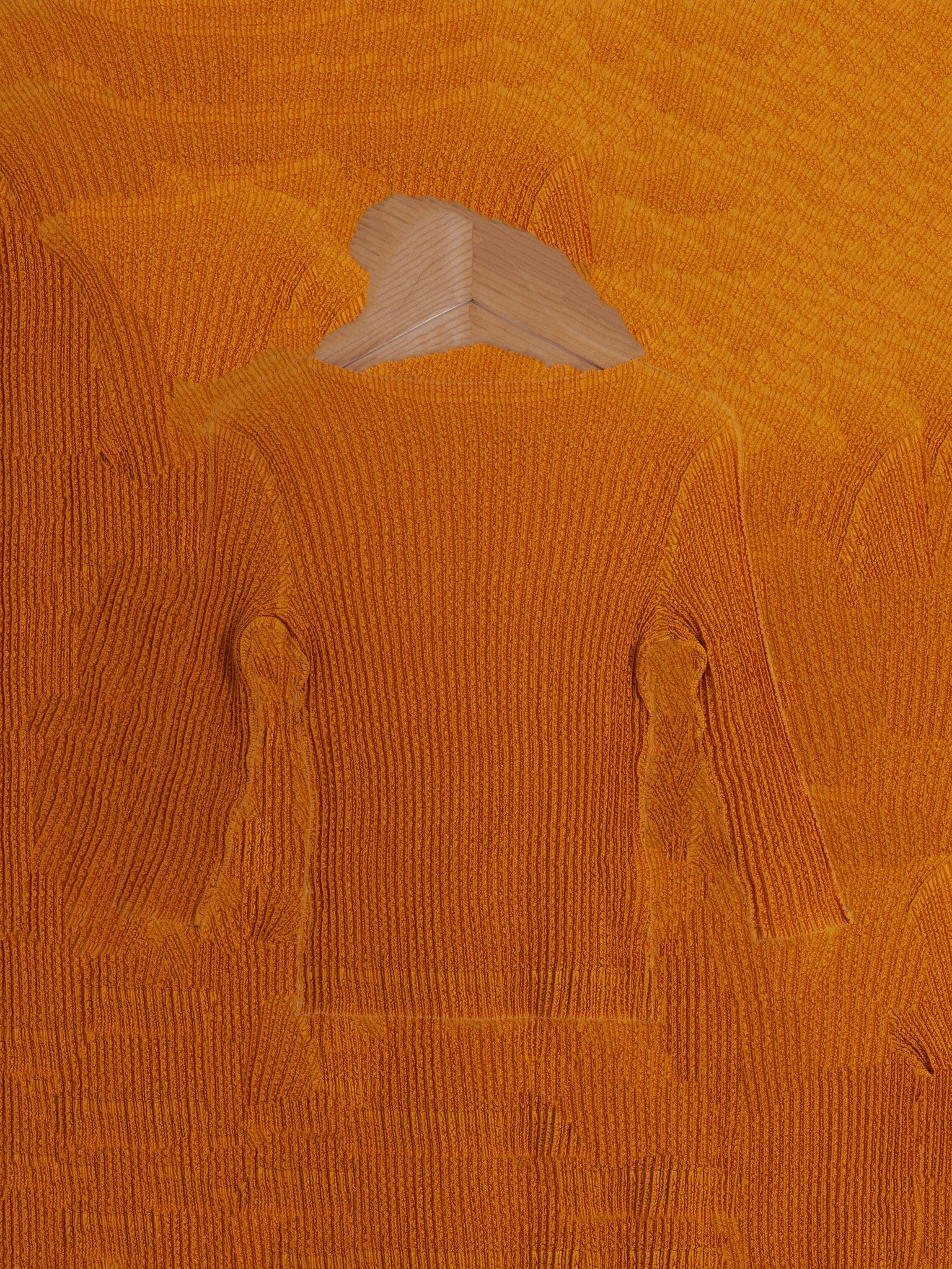 Yoshiki Hishinuma Peplum orange pleated poly three quarter sleeve top - sz 2 S M