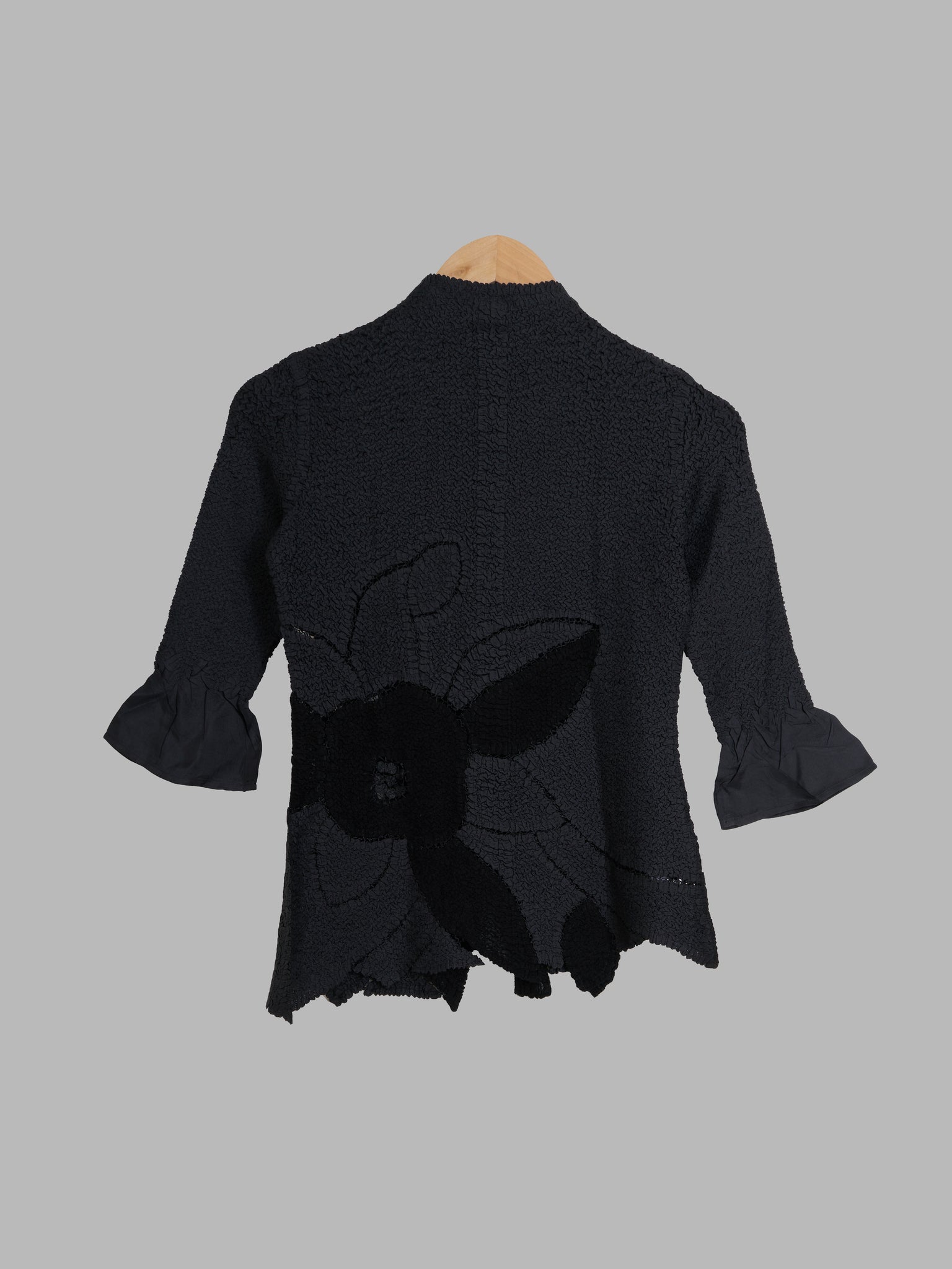 Yoshiki Hishinuma Peplum wrinkled half sleeve shirt with inset lace flower - 1 S