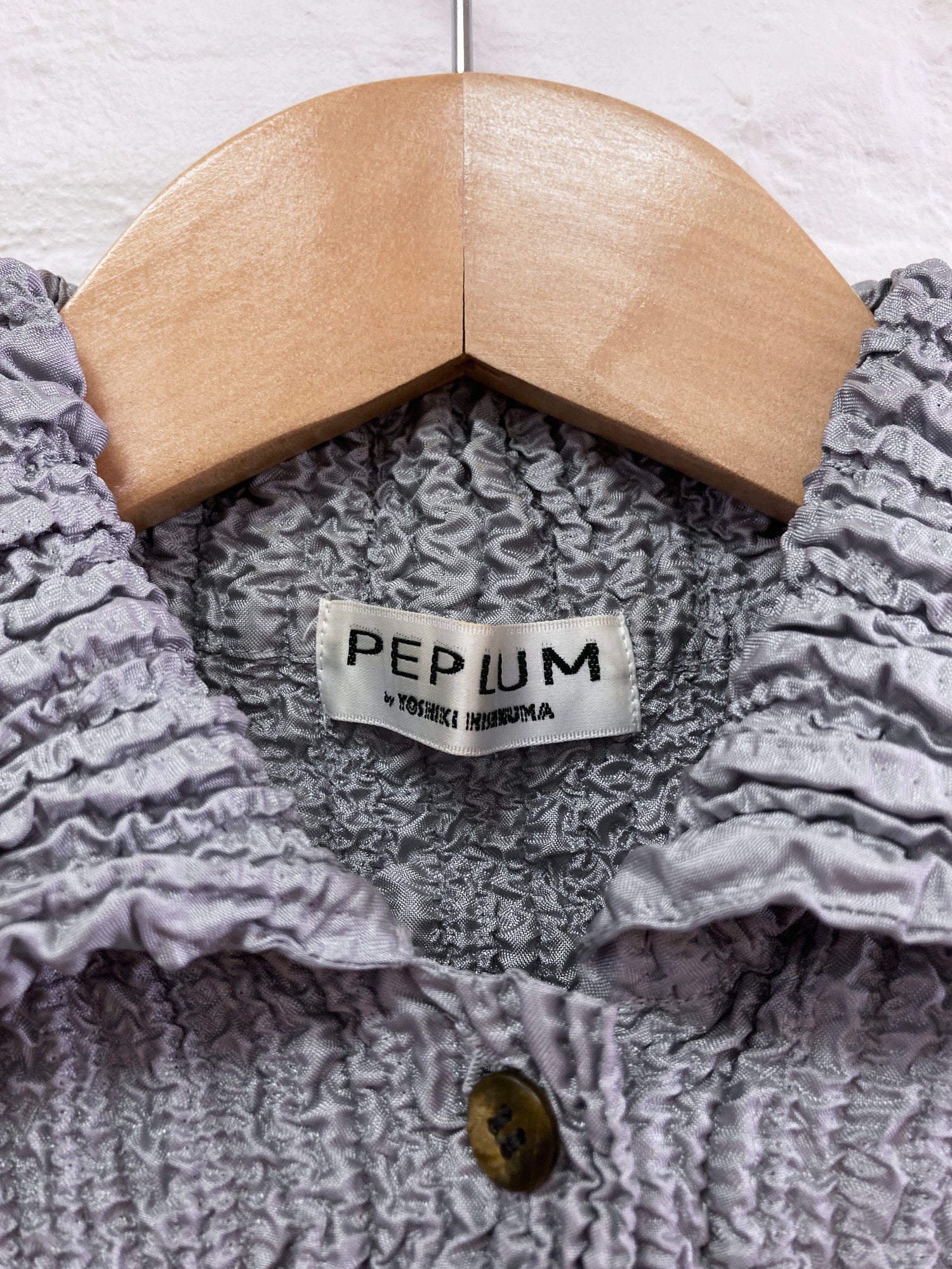 Yoshiki Hishinuma Peplum grey pleated polyester half sleeve shirt - size 2 S M
