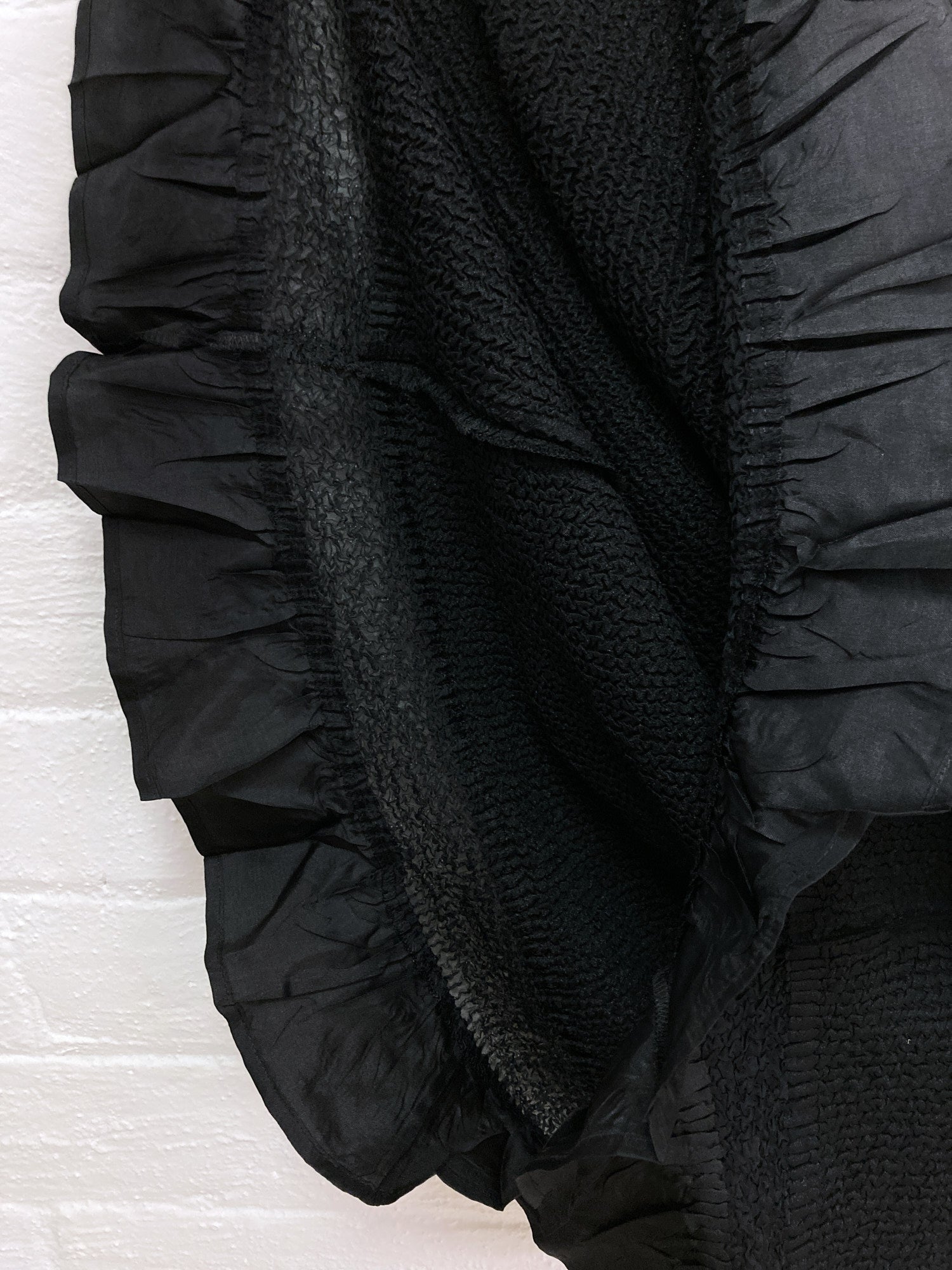 Yoshiki Hishinuma Peplum black pleated polyester ruffle hem skirt - size 2 S M
