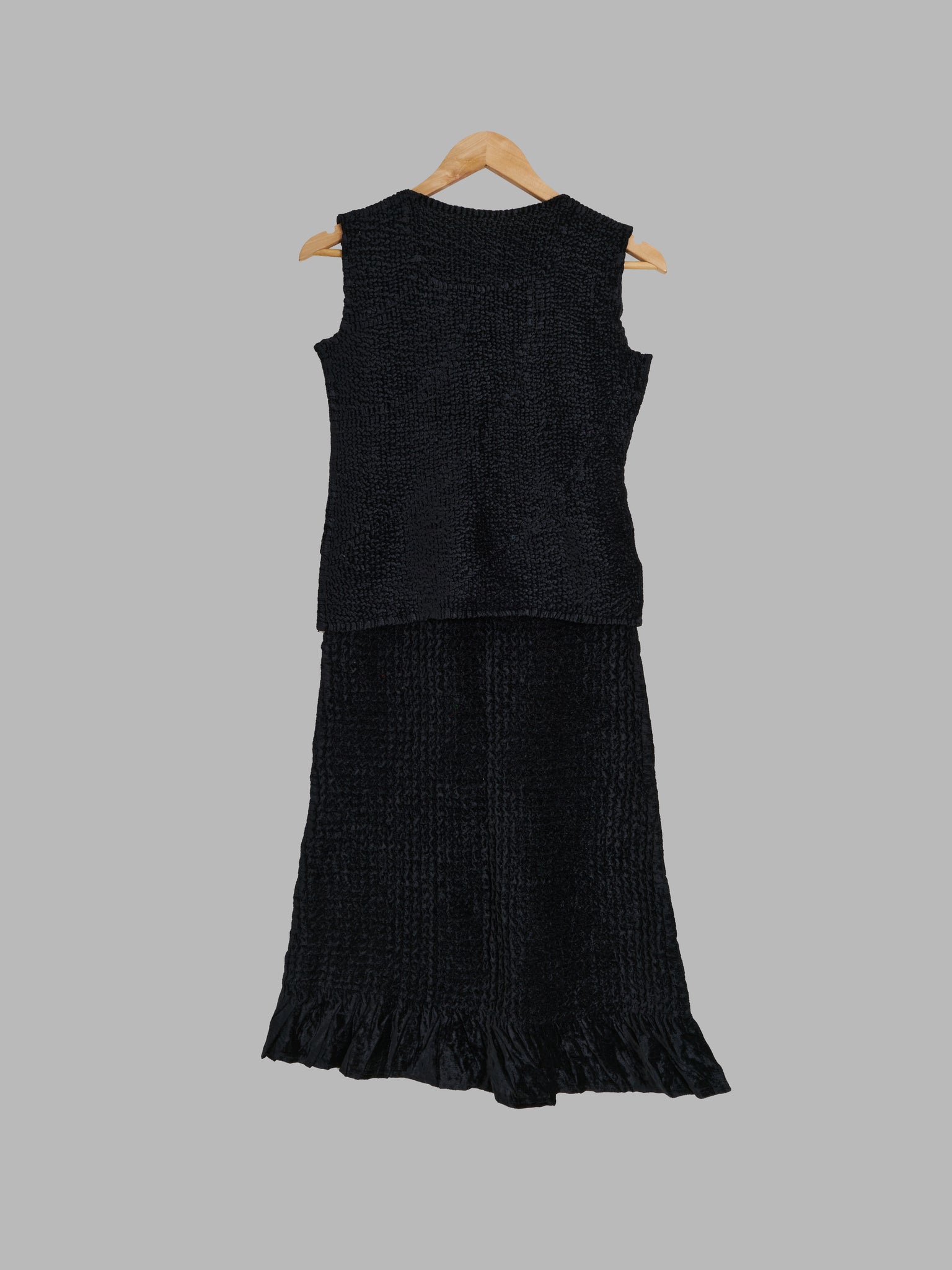 Yoshiki Hishinuma Peplum black velour sleeveless top and ruffled skirt set - S