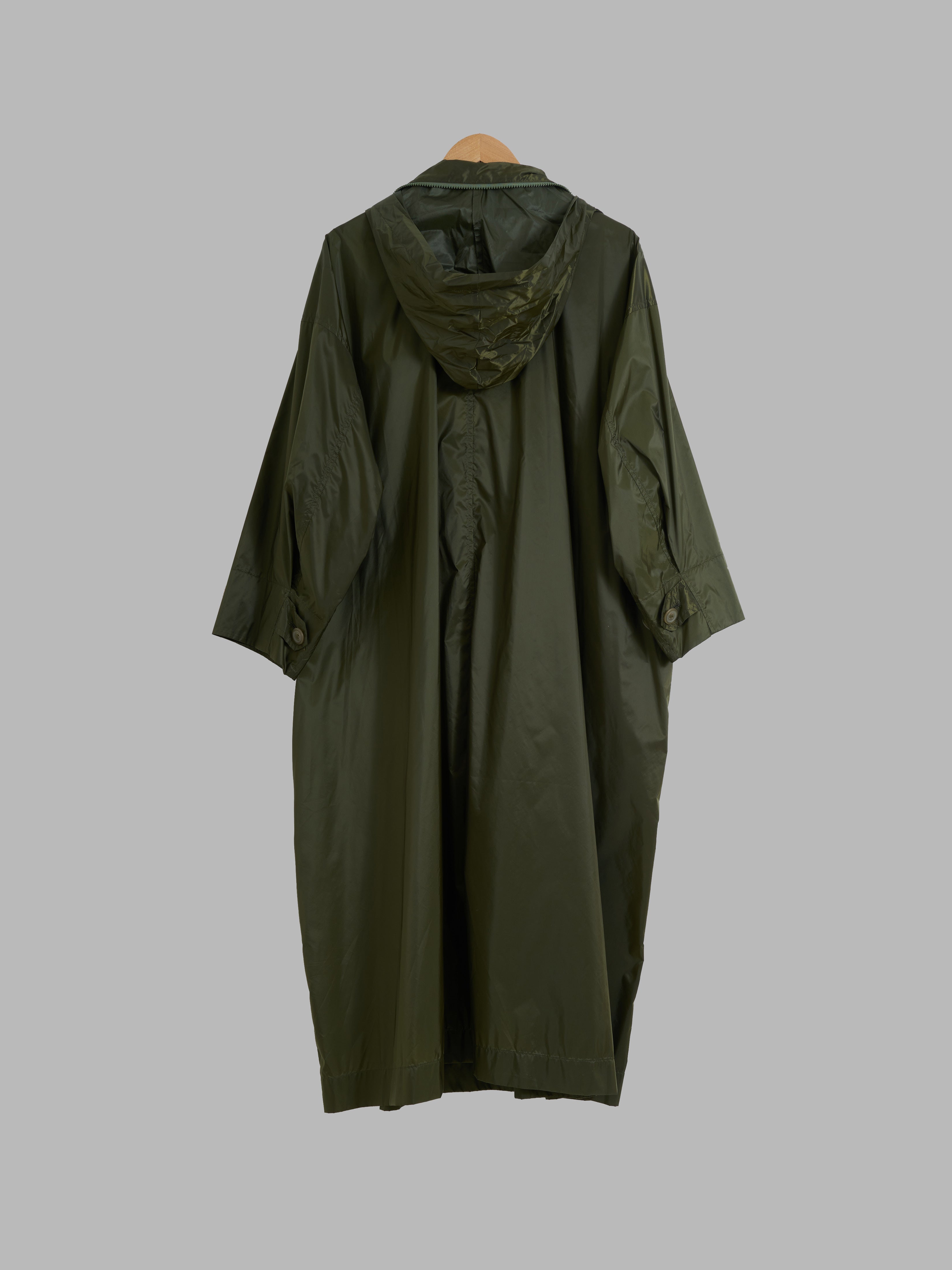 FS1375_IsseyMiyakeWindcoatSS20