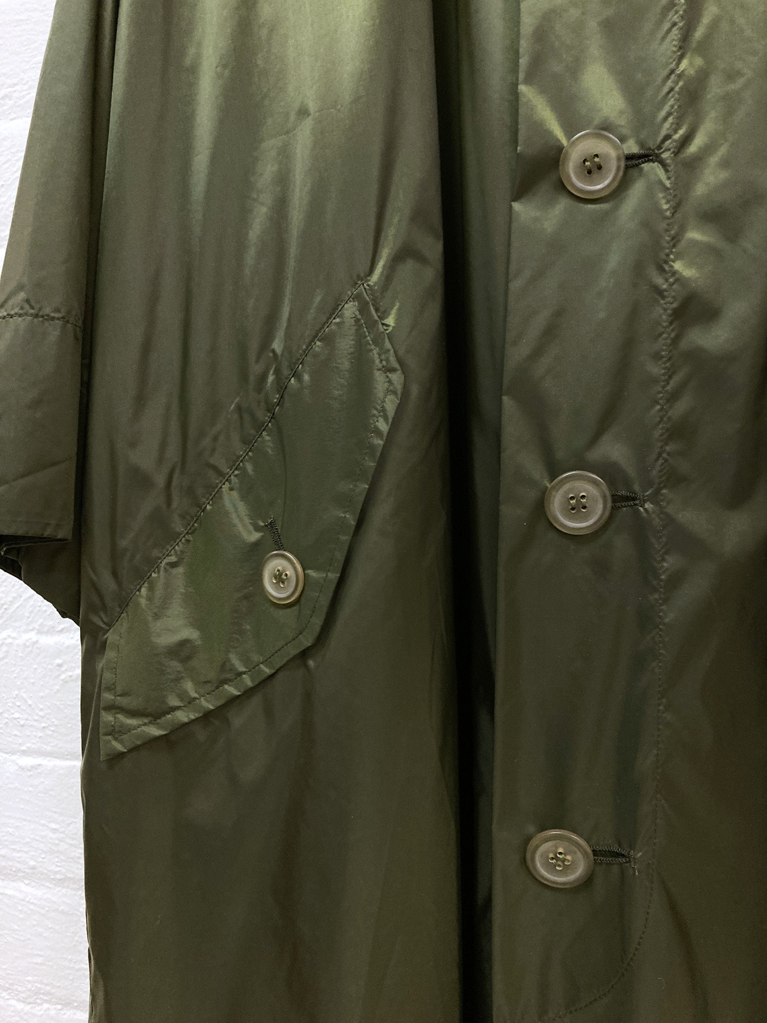 Issey Miyake Windcoat SS2000 shiny green nylon hooded rectangle coat - M