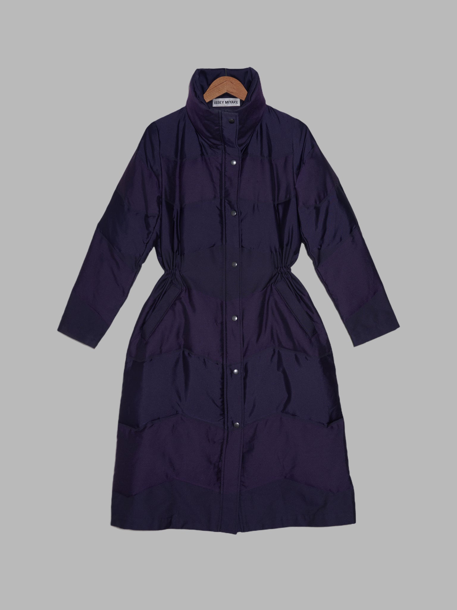 Issey Miyake panelled purple polyester high neck down puffer coat - size 3 L M