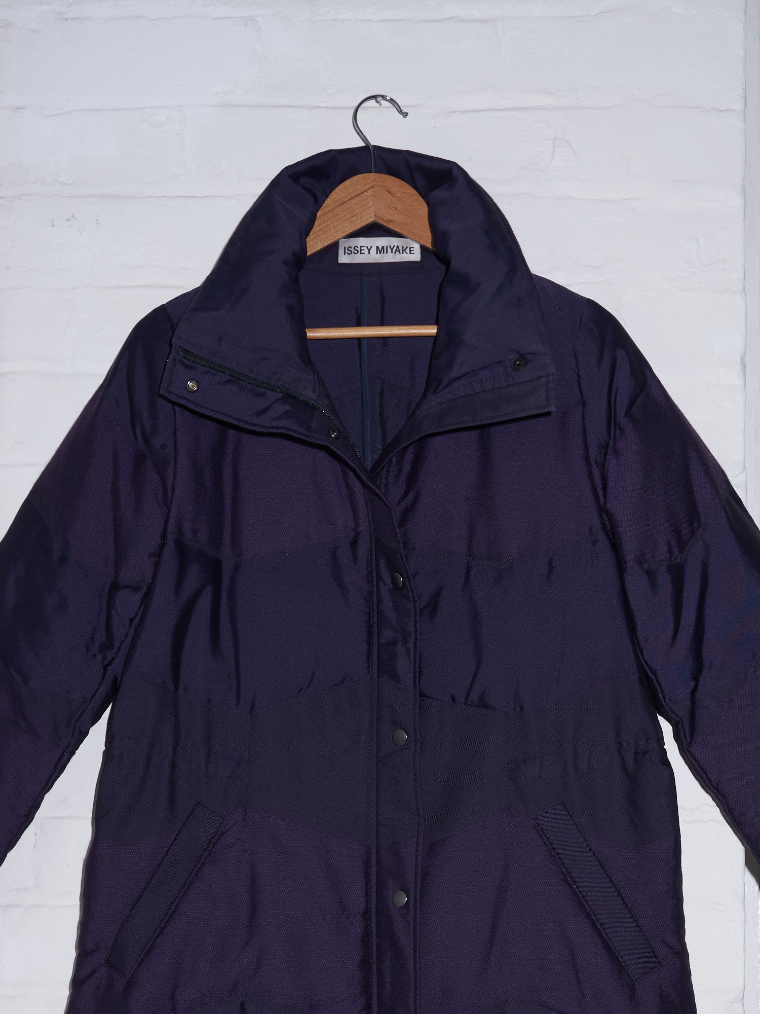 Issey Miyake panelled purple polyester high neck down puffer coat - size 3 L M