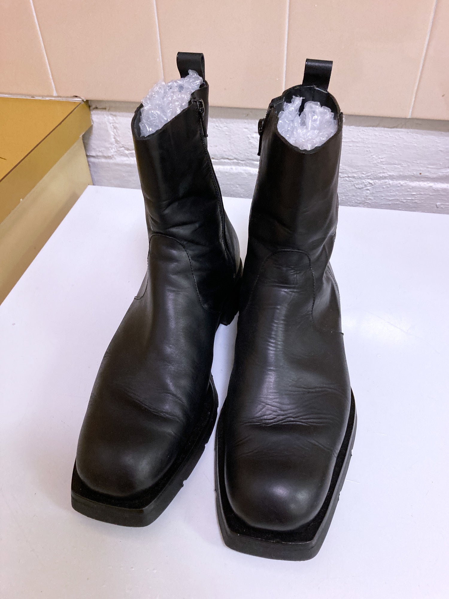 靴 CoSTUME HOMME Side Zip Square Toe Boots Costume Homme black leather side zip square toe boots – Filter store