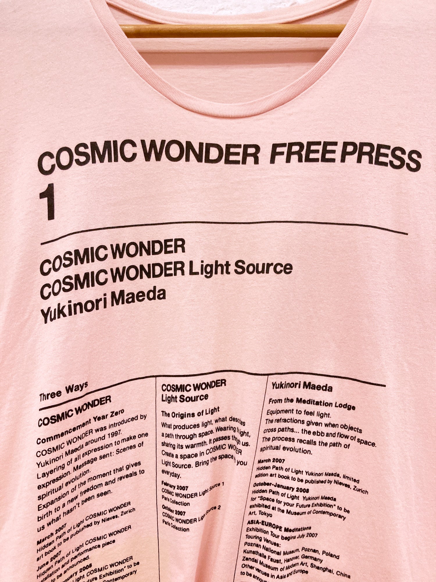 【新品 希少】COSMIC WONDER FREE PRESS 1 Cosmic Wonder pink t-shirt with print of 'Cosmic Wonder Free Press