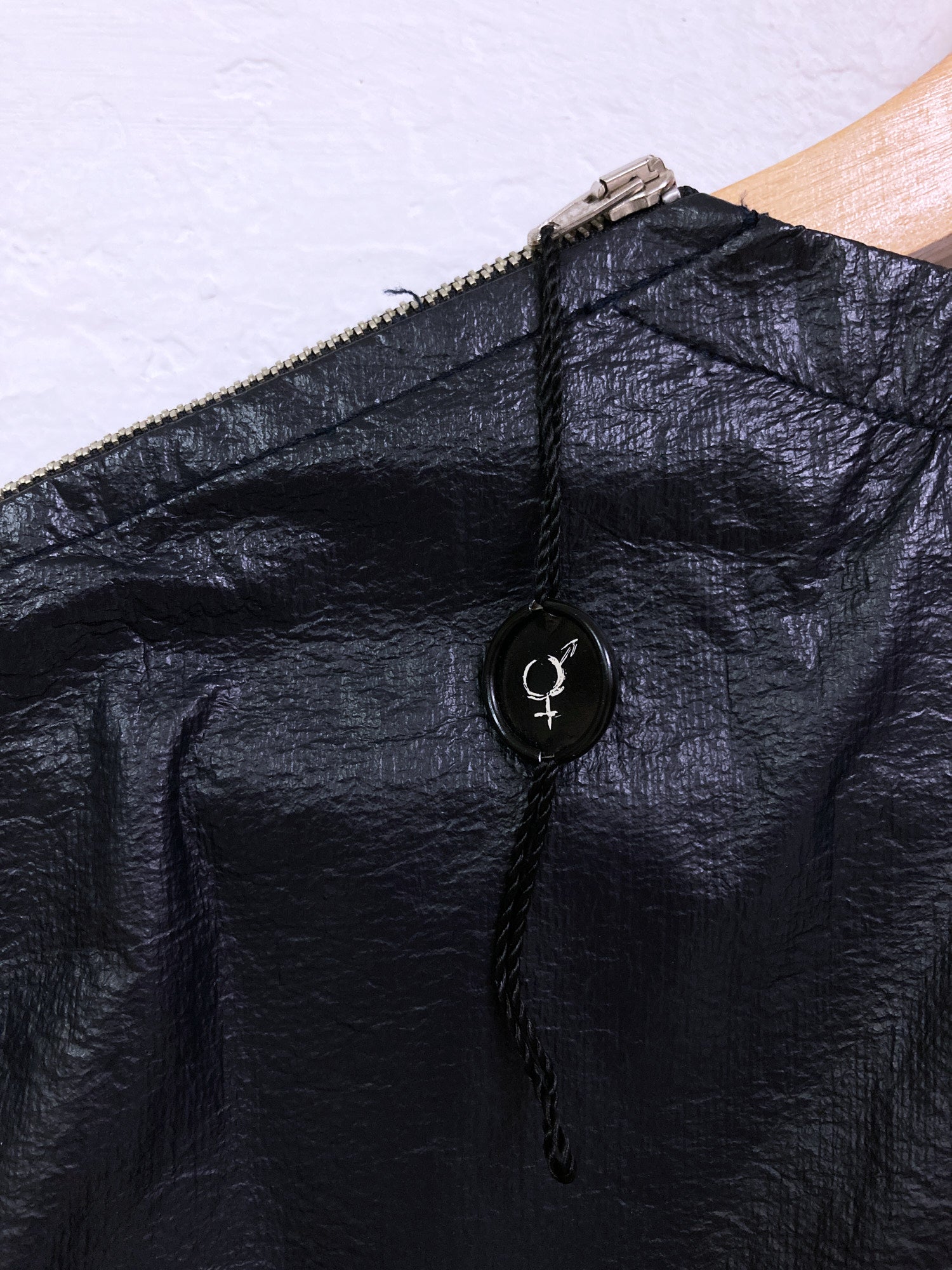 Jean Colonna black vinyl collarless pullover windbreaker - size 48