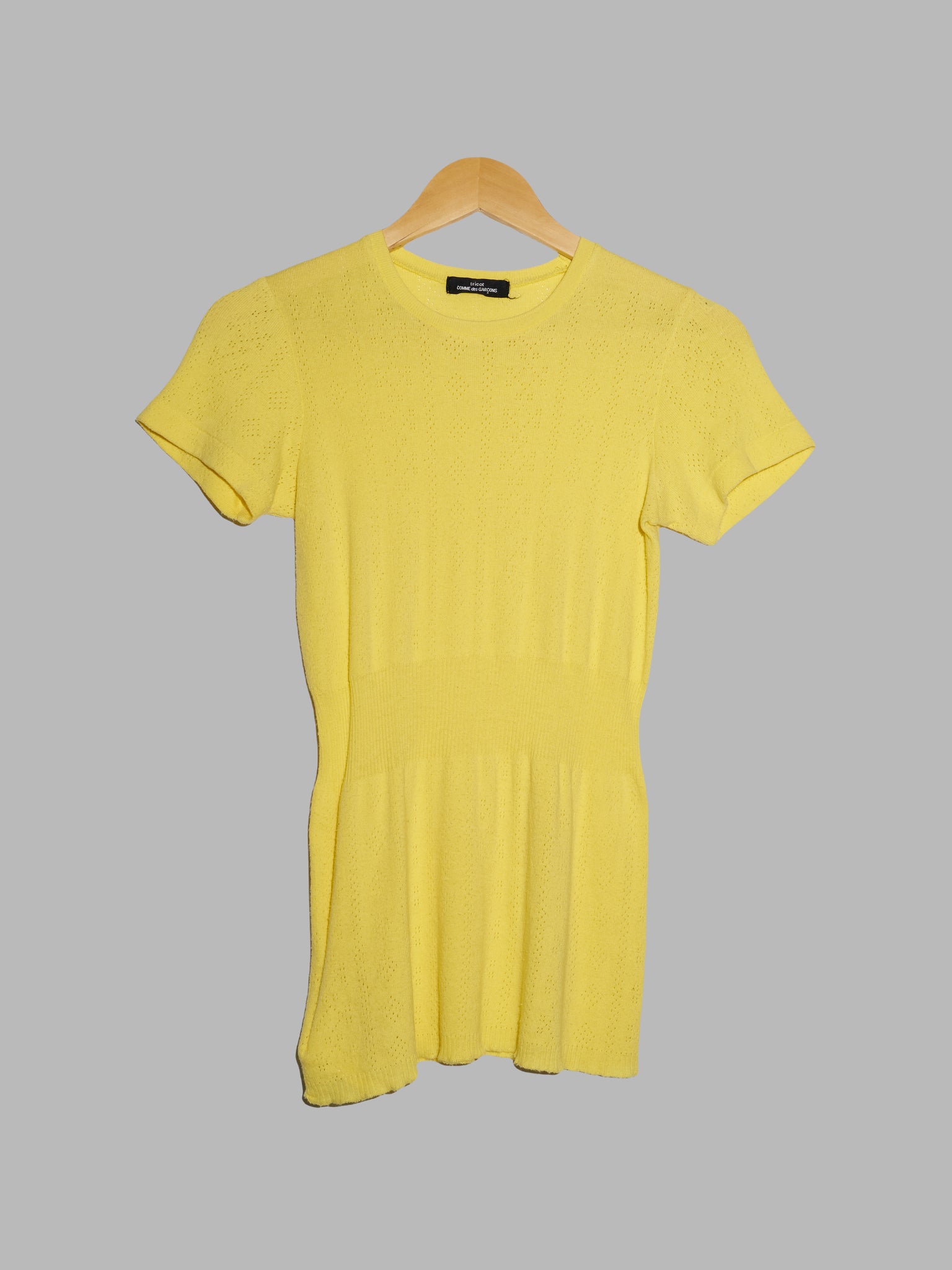 Tricot Comme des Garcons 2002 yellow cotton knit ribbed waist t-shirt