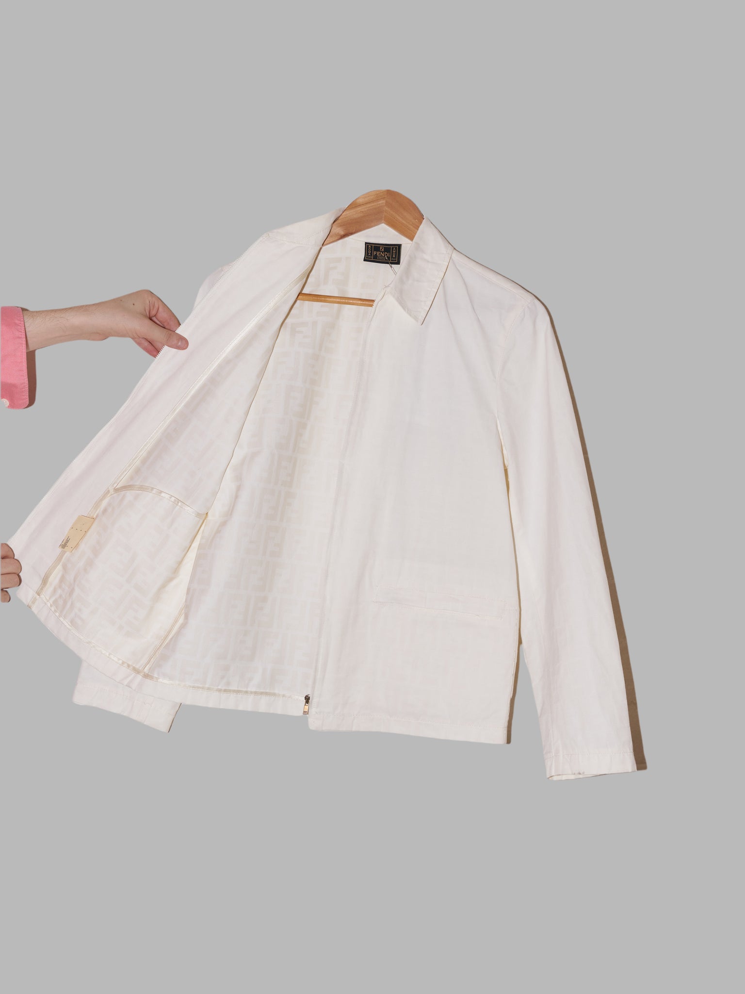 Fendi Jeans 1990s white cotton-nylon zip jacket with logo print on inside