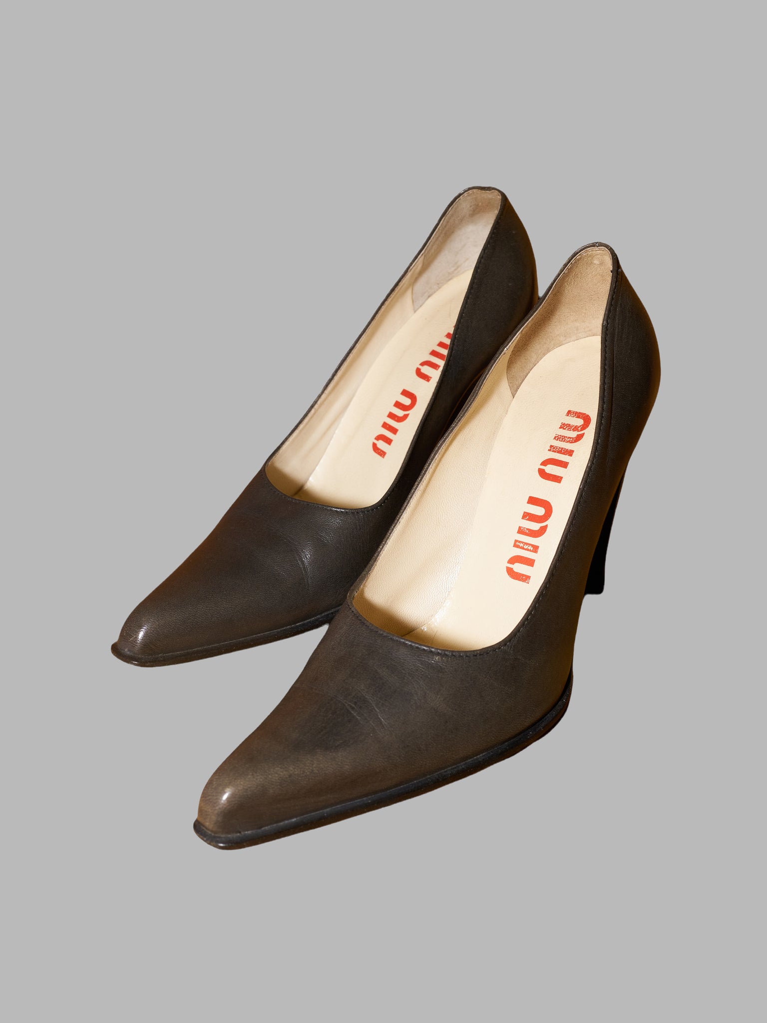 Miu Miu 1990s grey-y brown leather pointed toe high heel shoes - size 37 1/2