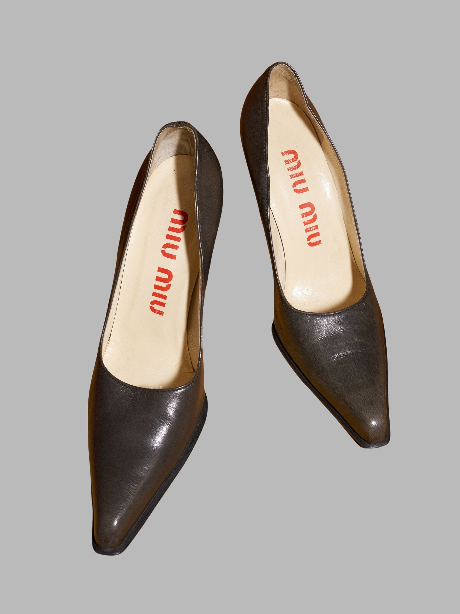 Miu Miu 1990s grey-y brown leather pointed toe high heel shoes - size 37 1/2