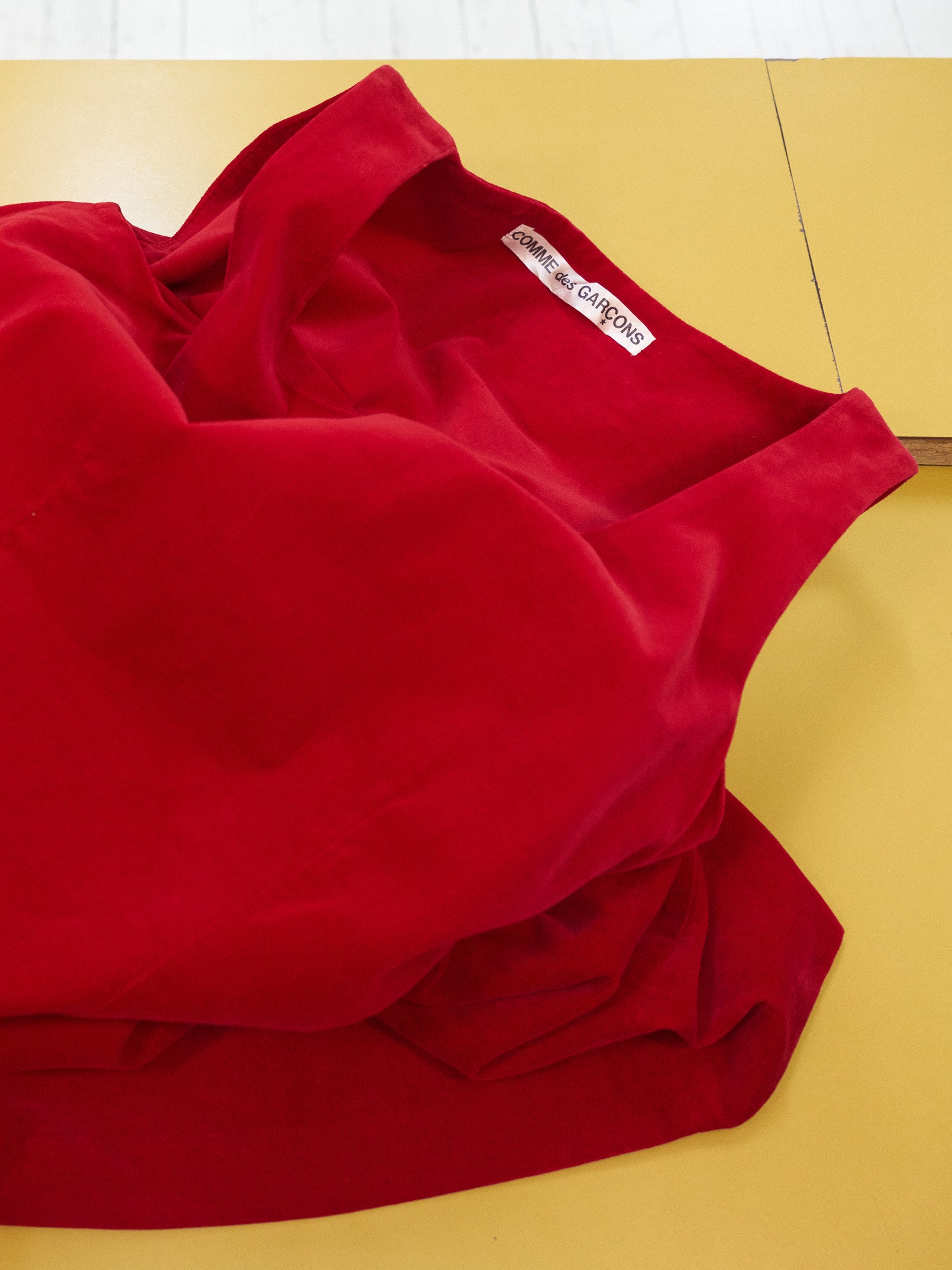 Comme des Garcons AW1995 red velvet sleeveless dress – Filter store
