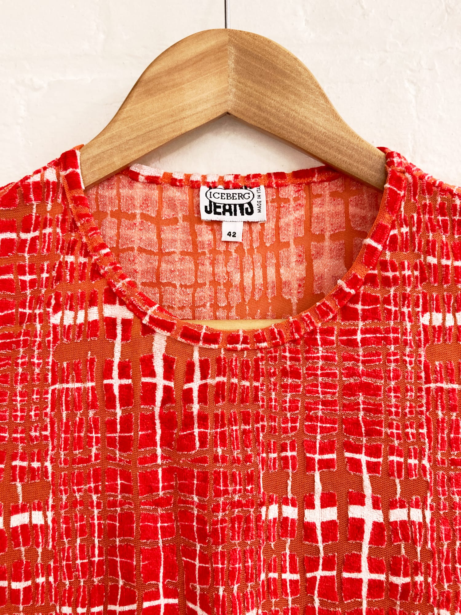 Iceberg Jeans semi-sheer red orange white textured t-shirt - size 