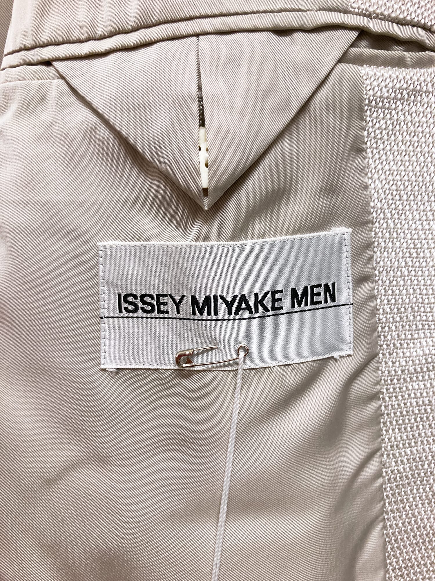 Issey Miyake Men winter 1996 shiny silver polyester three button blazer - L