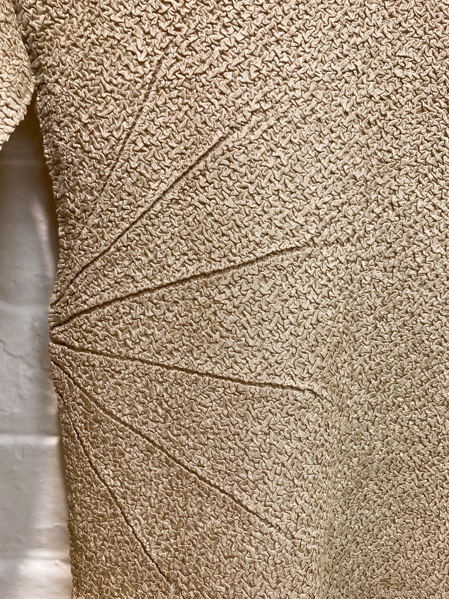 Yoshiki Hishinuma Peplum beige wrinkled polyester line detail long sleeve top